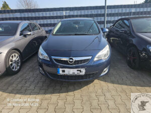 Opel Astra J von vorne